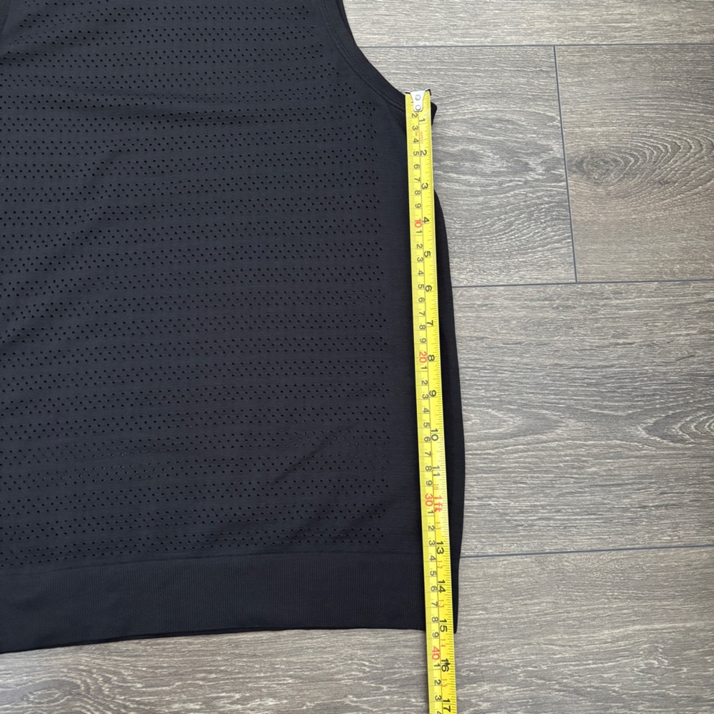 Lululemon Breeze By Muscle Tank - Picture 5 of 8